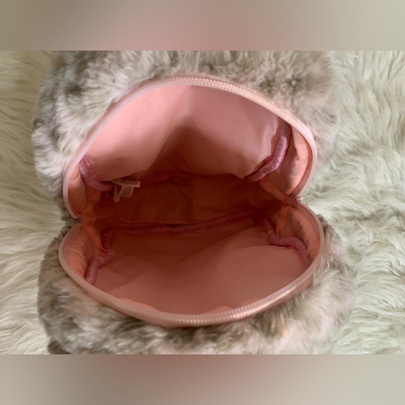 Fluffy Kitty Mini Backpack - Picture 5 of 9